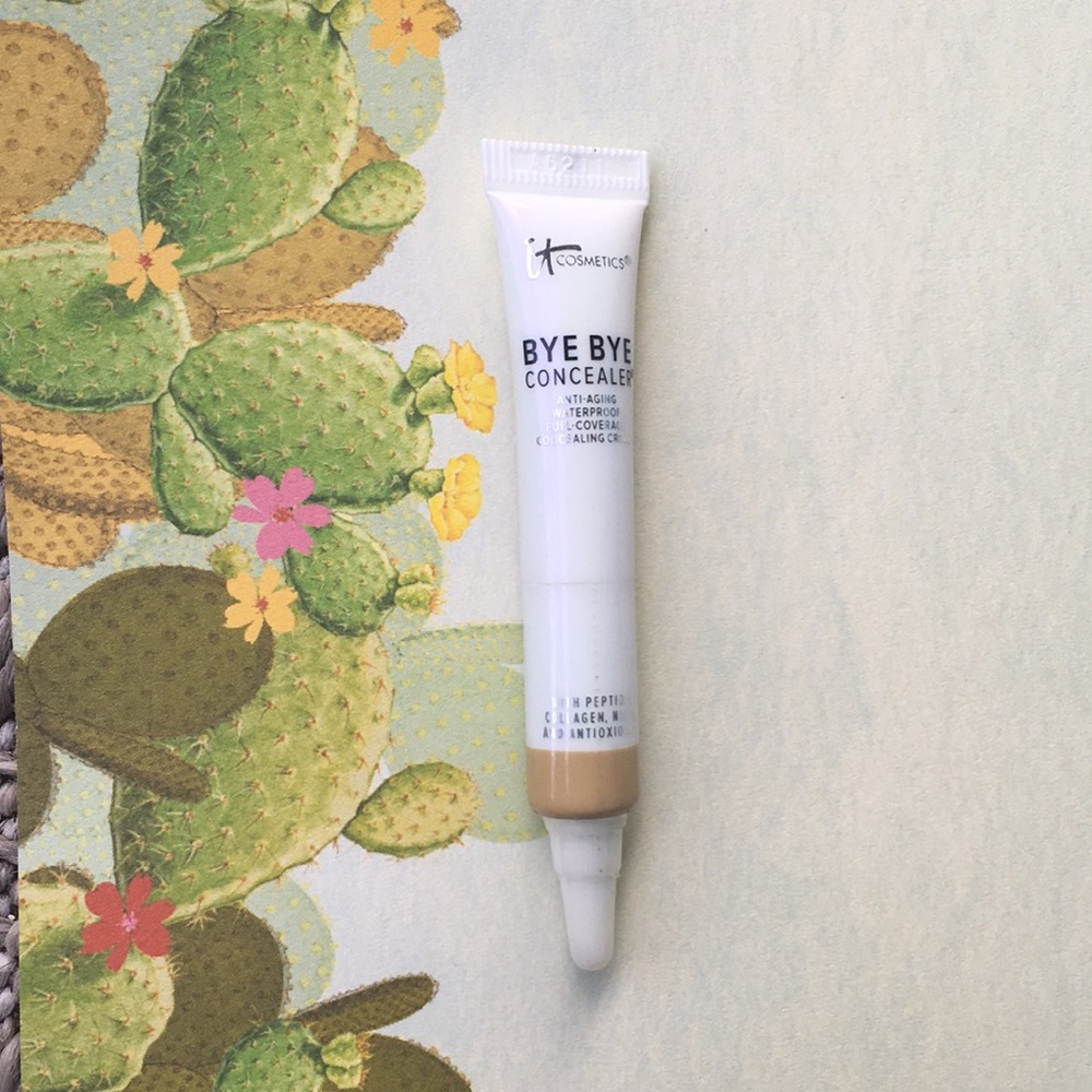 it Cosmetics Bye Bye Concealer in Medium